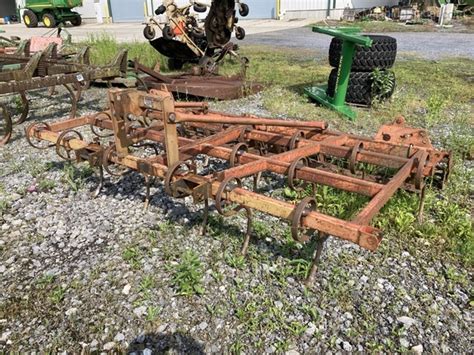 5 rear, tandem wheels, rock flex, trailer-type, new in 2020. . Perfecta 10 field cultivator